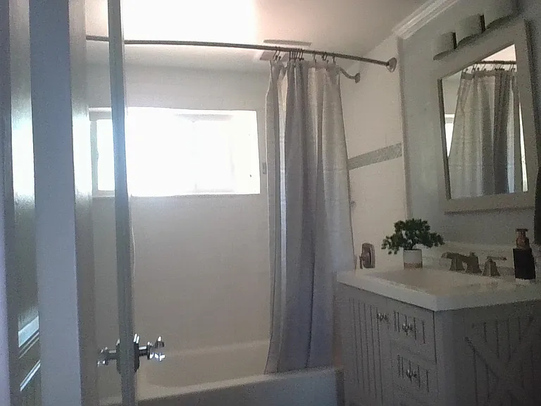225 Pomona Ave — Photo 4