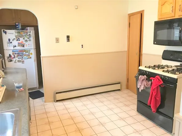 16 Hamilton St, Medford, MA