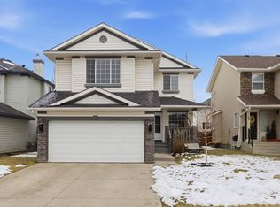 30 N Crystalridge Close, Okotoks, AB T1S1X5