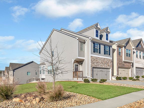 2nd image of 2087 Paxton Dr