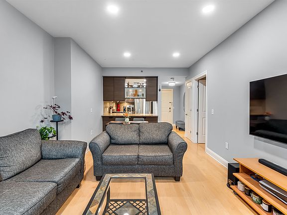 3rd image of 10 Regent St APT 511
