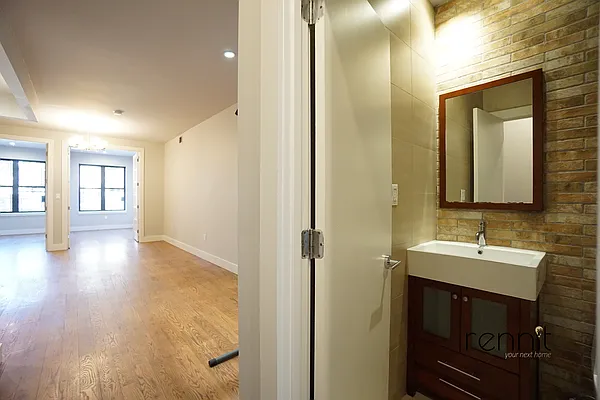 Rented by Rennit Inc. | media 7