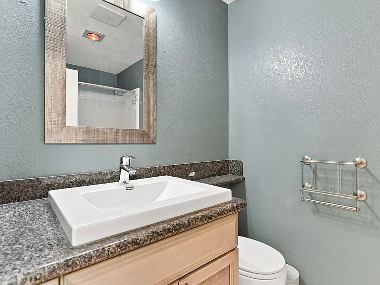 814 Balboa Ln — Photo 16