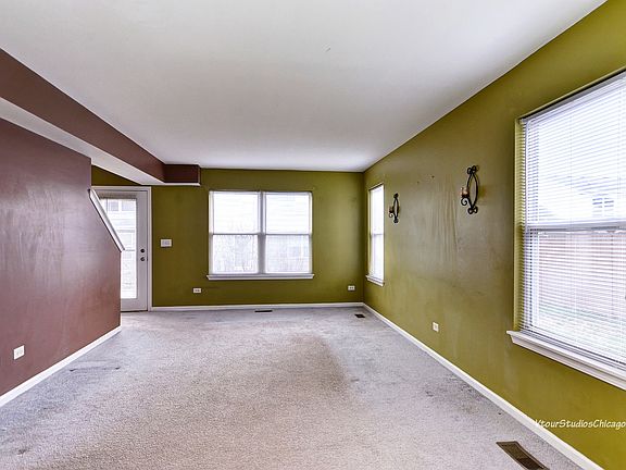4th image of 21441 Loch Ln
