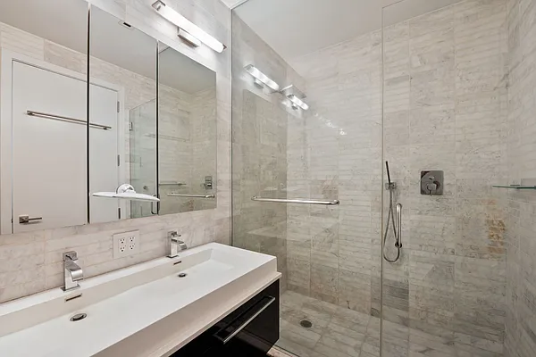 Rented by Compass | media 21