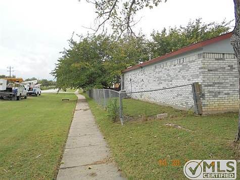 2nd image of 1337 N San Saba St