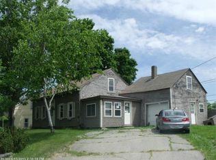 1363 Lakeview Dr, China, ME 04358