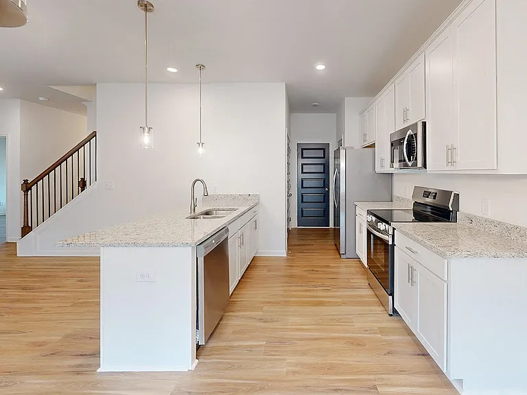 Quinn Residences at Dorchester Place — Photo 10