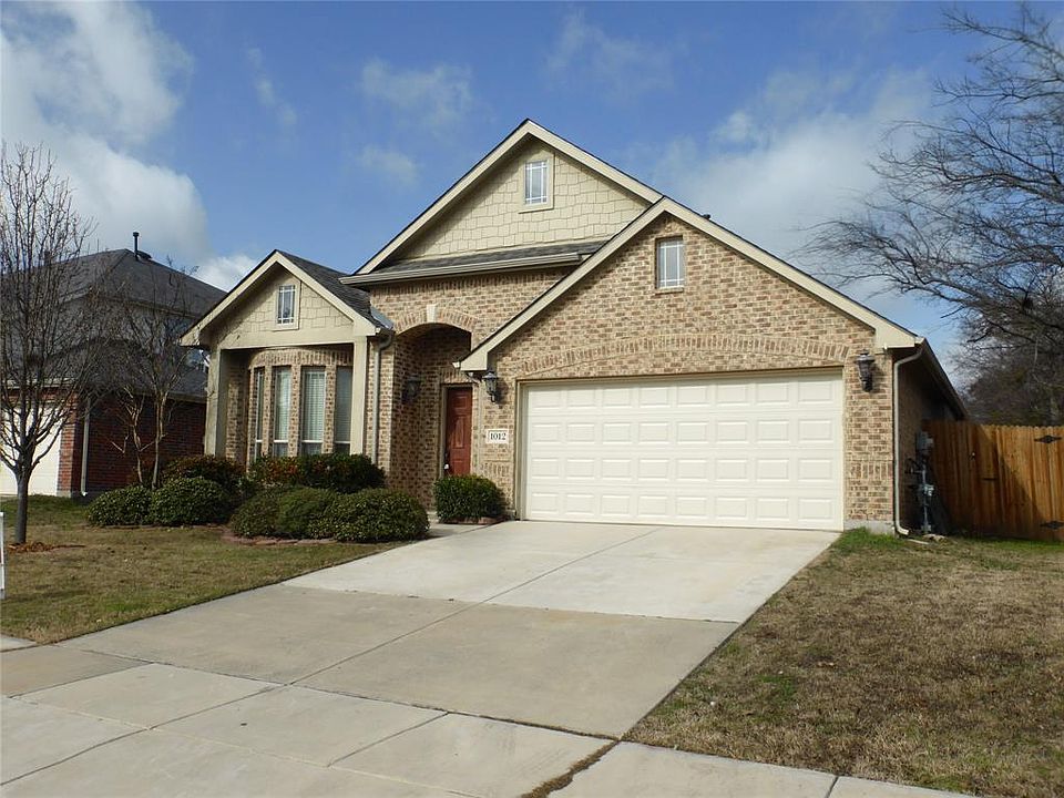 1st image of 1012 Acacia Dr