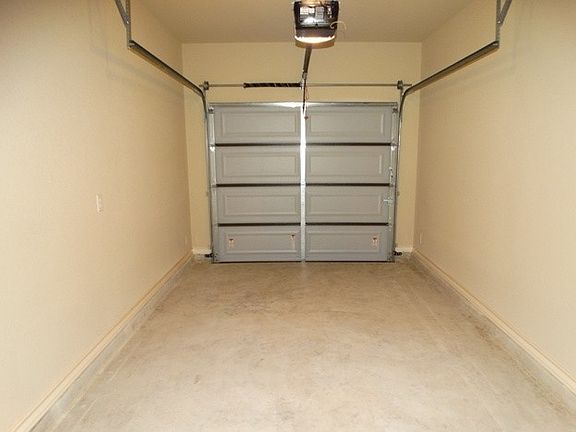 5th image of 7010 Lakeview Dr #101