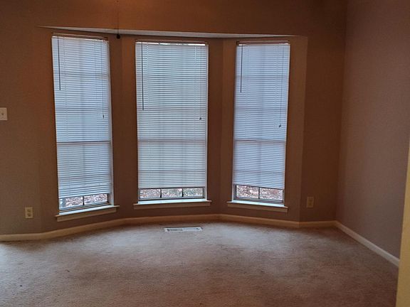 5th image of 1428 Hickory Ln