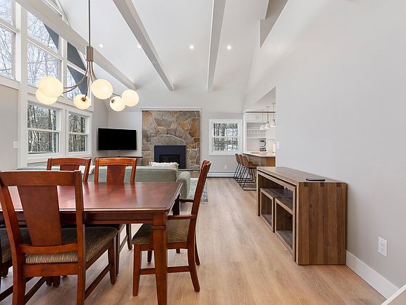 5th image of 373 Tanglewood Drive
