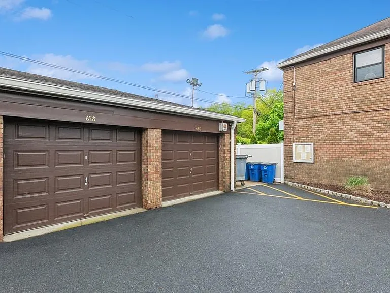 678 Bloomfield Ave #678 — Photo 9