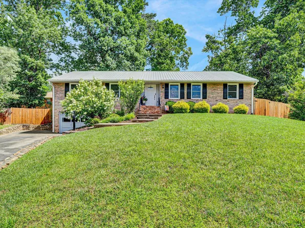 481 Dot Cir, Salem, VA 24153