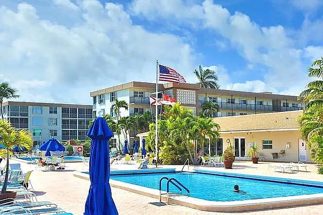 1st image of 2018 S Federal Hwy APT A305