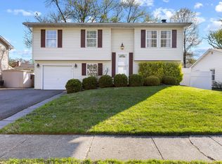 1019 Christmas Ln, Gambrills, MD 21054