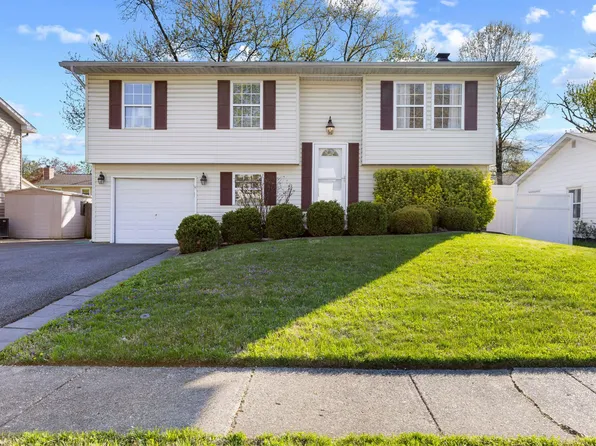 1019 Christmas Ln, Gambrills, MD 21054