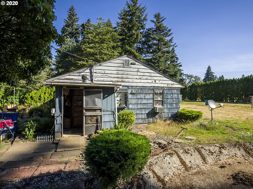 1st image of 3005 NE 133rd Ct