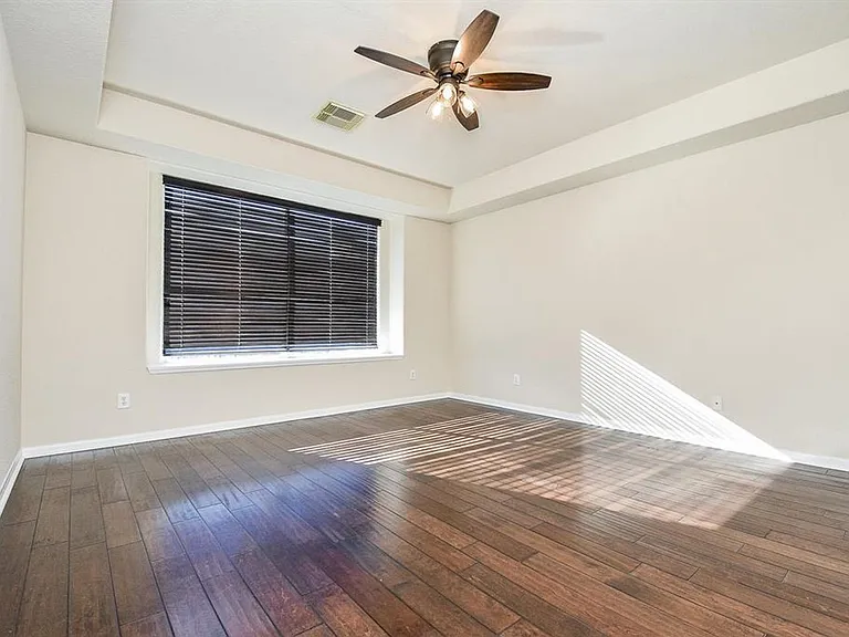 9135 Edgeloch Dr — Photo 17