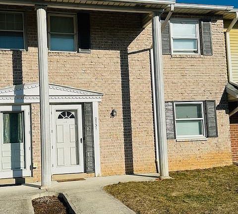3rd image of 2731 Diane Blvd