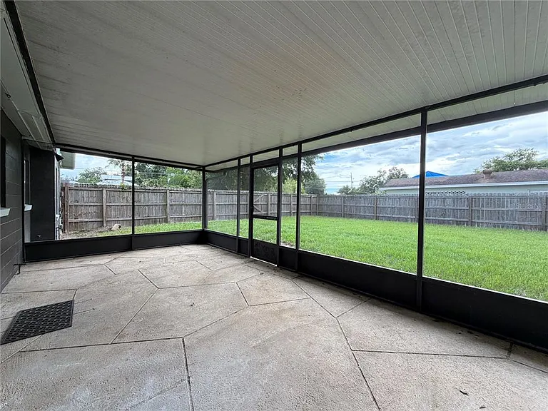 710 Winthrop Pl — Photo 21