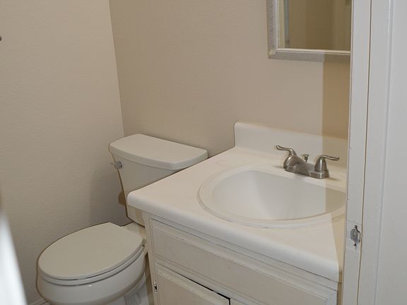 4th image of 713 F St #4