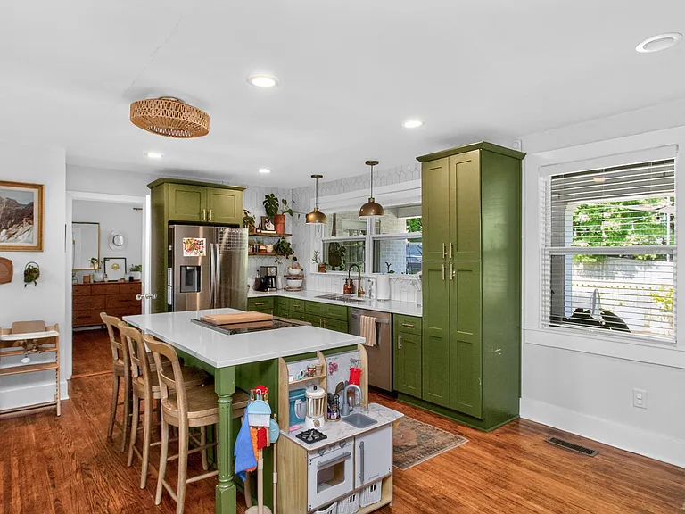 90 Vaden Dr — Photo 10