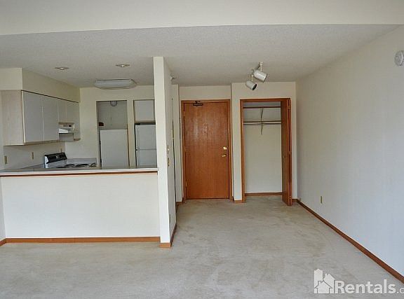 5th image of 5939 Seminole Centre Ct APT 206