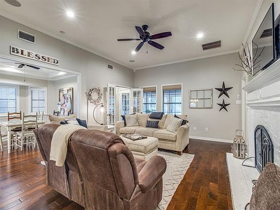 4th image of 1153 Lynn Way