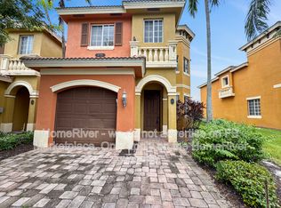 20720 Brassy Pine Way Unit 32, Estero, FL 33928