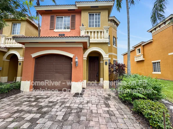 20720 Brassy Pine Way Unit 32, Estero, FL 33928