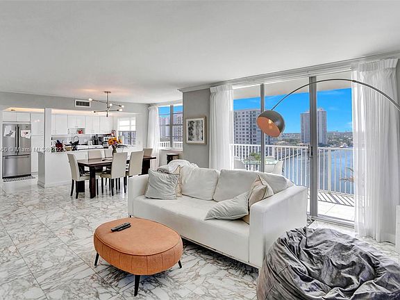 4th image of 2851 NE 183rd St APT 1616E
