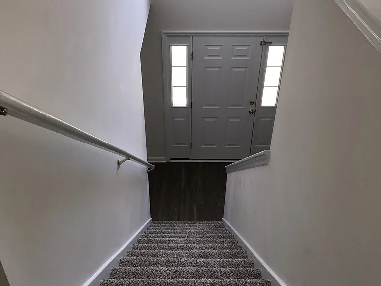 203 Smallberry Ct — Photo 4