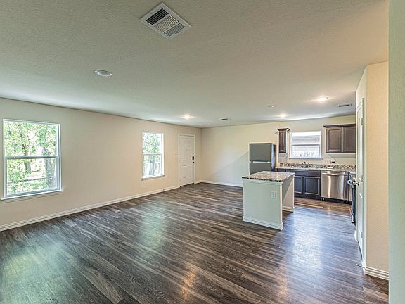5th image of 642 Fir Lane