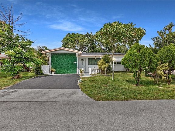 3rd image of 4360 NW 46th Ter