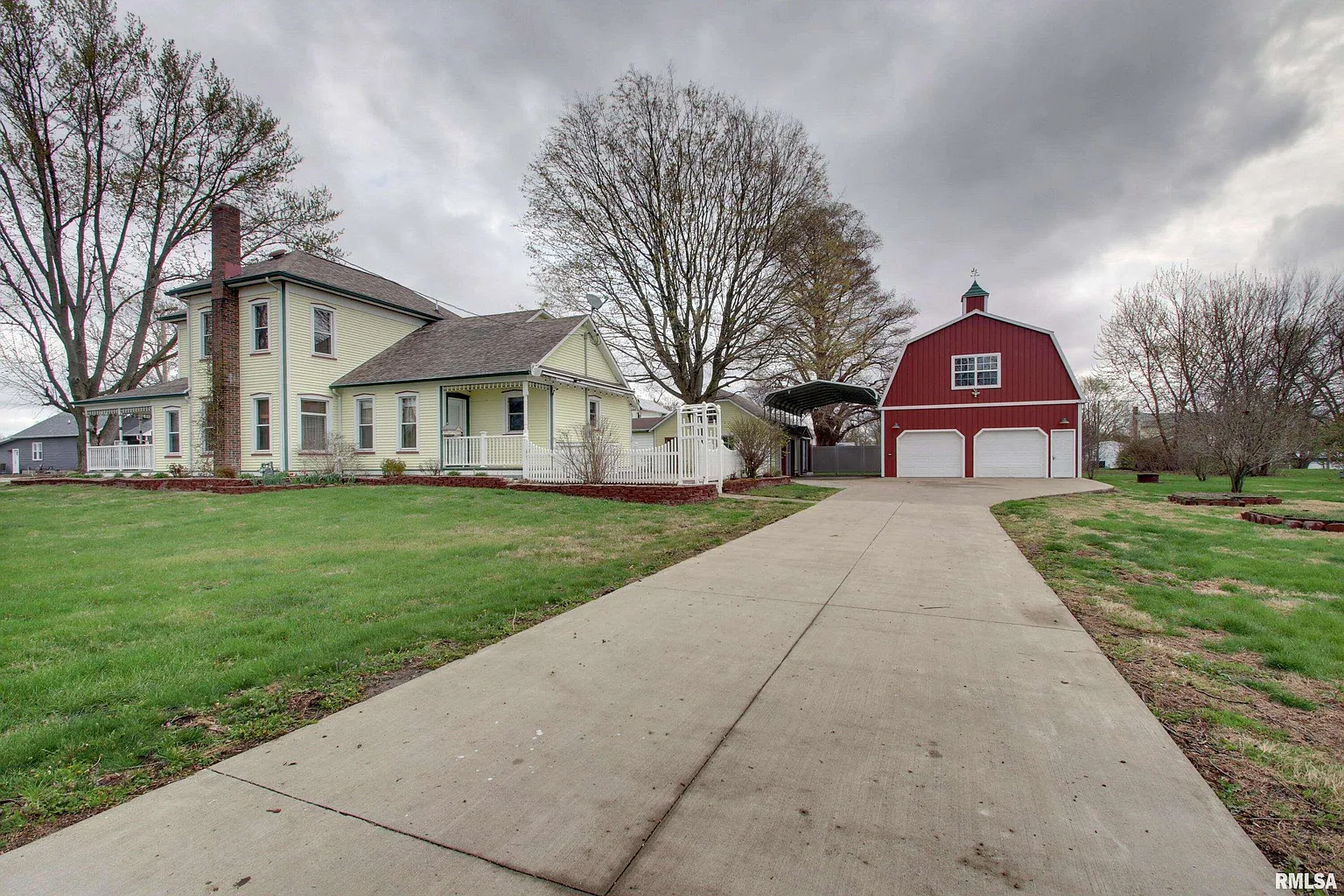 309 W Edwards St photo 1