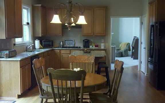 4th image of 7467 Shady Glen Dr