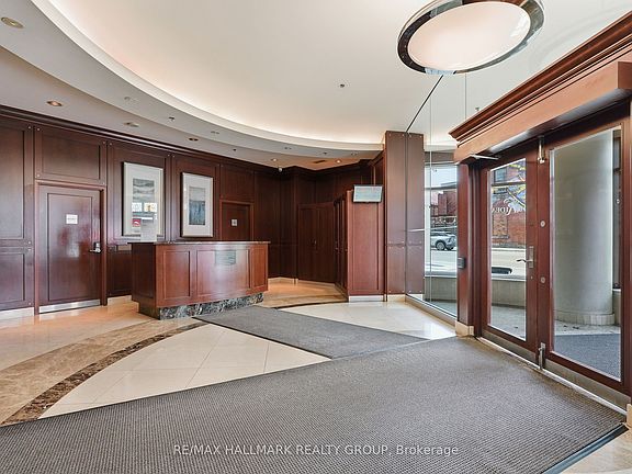 2nd image of 200 Rideau St #809