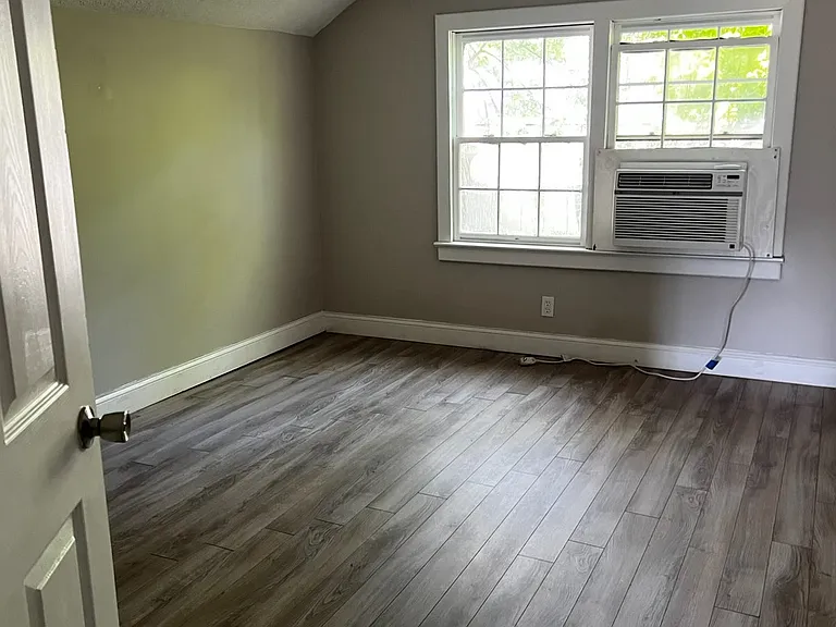 3rd/primary bedroom