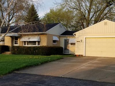 5466 S 113th St, Hales Corners, WI, 53130