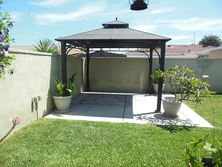 447 Melham Ave — Photo 23