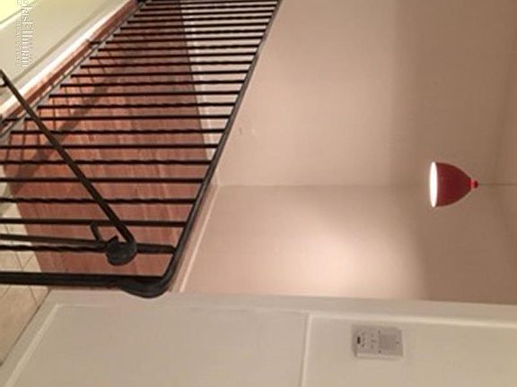 3rd image of 19 Jackson Pl APT 1