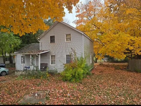 19 Arnold St, Quincy, MI 49082