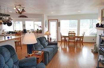 4th image of 720 E Island Lake Dr