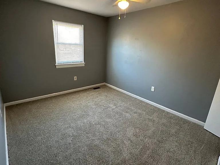 2115 Binford Ln — Photo 17
