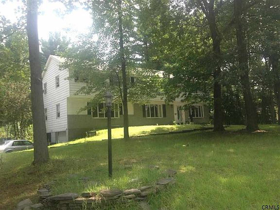 4th image of 1 Northeast Ln