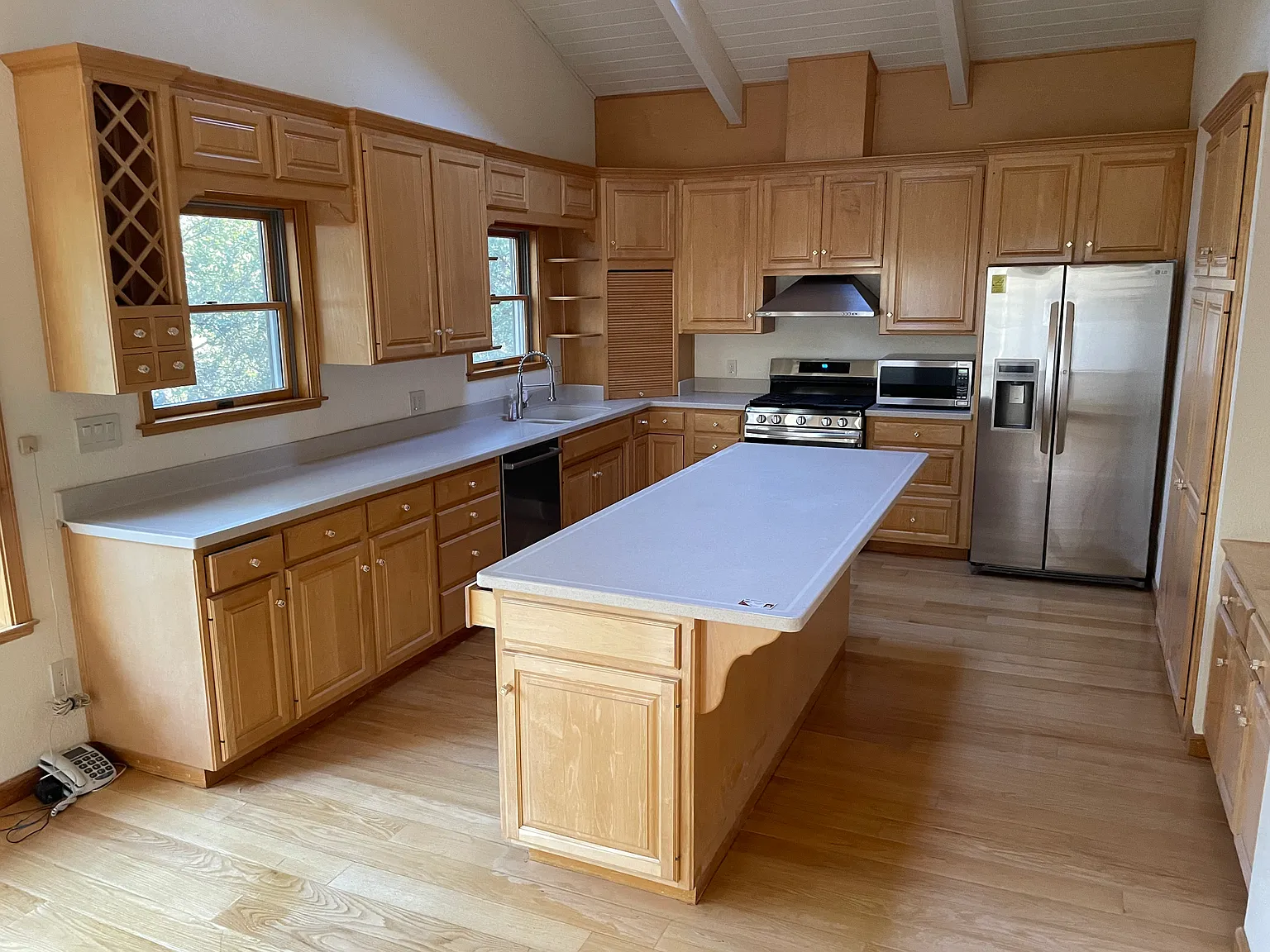4 bed, $2,895 — Photo 1