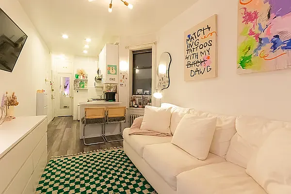 Rented by Batra Group Inc | media 1