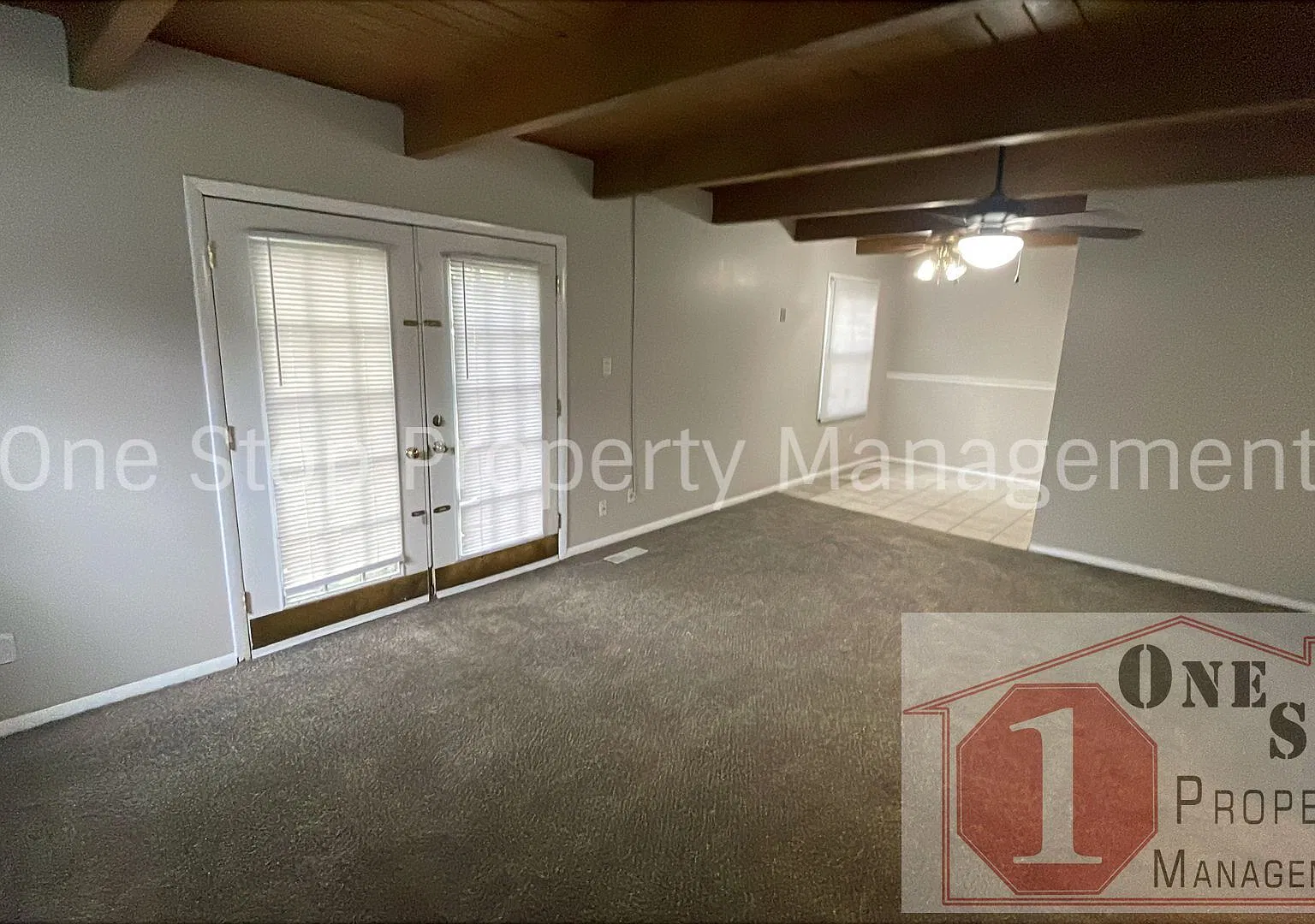 Split level 3 bedroom, 1.5 bathroom, and 1 car garage home in Independence, Missouri — Photo 3