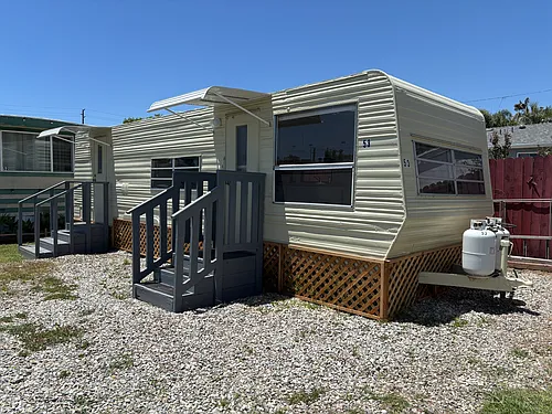Floor plan RV 1 Bed 1 Bath